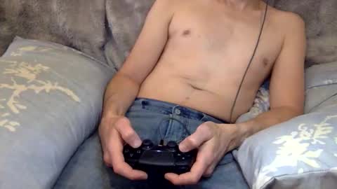 Hunkhog online show from March 2026 07:44:01 PM