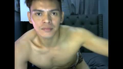 Thehunkpinoy online show from September 2025 06:43:02 PM