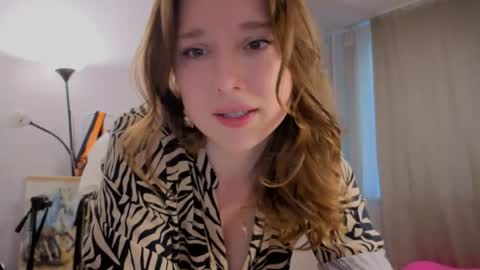 Snapshot of hunny_ines chatting on May 2026 05:23:02 PM Ines online show from May 2026 05:23:02 PM
