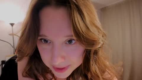 Snapshot of hunny_ines chatting on May 2026 05:07:01 PM Ines online show from May 2026 05:07:01 PM