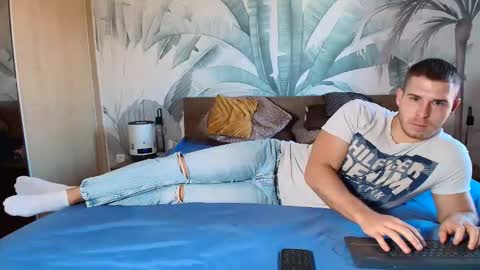 Hunter Bridges online show from November 2025 10:48:02 AM