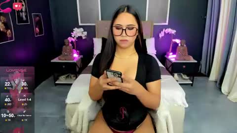 HELLO HANNAH IS BACK online show from August 2026 10:32:01 AM