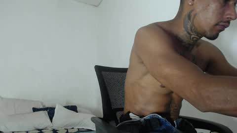 hunting_blondes online show from April 2026 03:53:02 PM