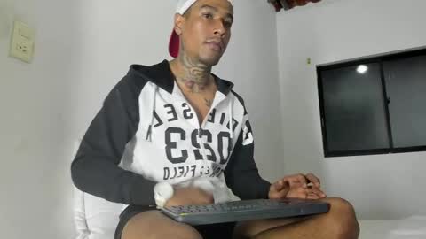 hunting_blondes online show from April 2026 12:49:02 AM