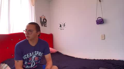 Snapshot of husbands_horny chatting on November 2025 11:43:02 AM husbands_horny online show from November 2025 11:43:02 AM