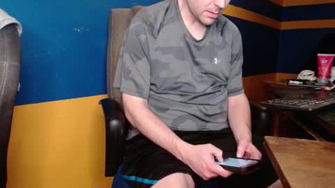 Snapshot of huskyguy chatting on December 2024 04:02:02 AM Huskyguy online show from December 2024 04:02:02 AM