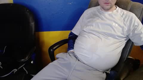 Snapshot of huskyguy chatting on December 2024 04:49:02 AM Huskyguy online show from December 2024 04:49:02 AM