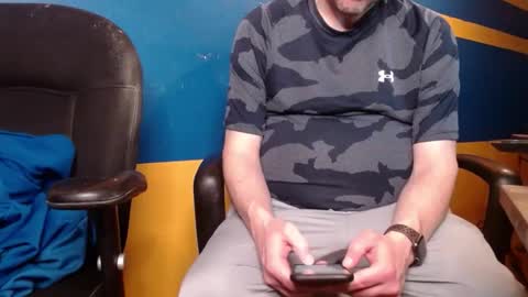 Snapshot of huskyguy chatting on February 2025 04:05:01 AM Huskyguy online show from February 2025 04:05:01 AM