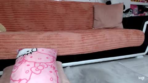 Kayla online show from November 2025 04:00:01 AM