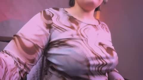 Snapshot of hwasamoore chatting on March 2026 08:37:01 PM Hwasa online show from March 2026 08:37:01 PM