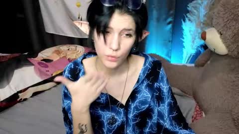 Hyeon Jin online show from January 2025 03:01:01 AM