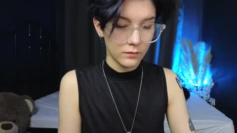 Hyeon Jin online show from March 2025 01:51:01 PM