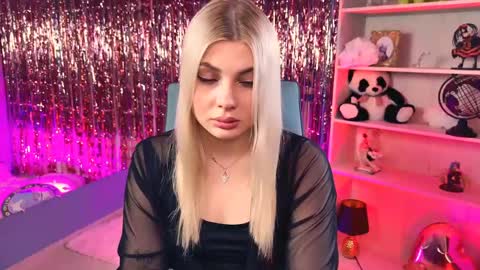 hyileyclark online show from April 2026 01:28:02 PM