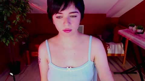 Snapshot of hypequeen_ chatting on September 2025 09:07:02 PM Julia online show from September 2025 09:07:02 PM