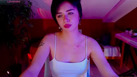 Snapshot of hypequeen_ chatting on September 2025 09:41:02 PM Julia online show from September 2025 09:41:02 PM