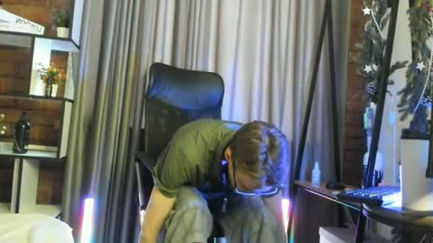 hyper_muse online show from April 2026 02:31:01 PM