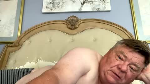 Snapshot of hypnotizing4u chatting on May 2026 01:18:02 PM hypnotizing4u online show from May 2026 01:18:02 PM