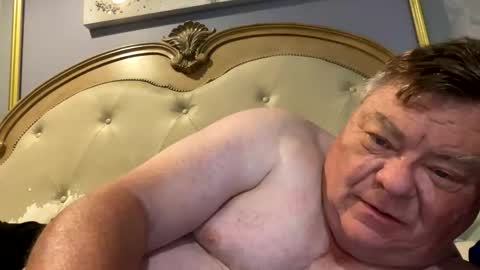 Snapshot of hypnotizing4u chatting on June 2026 12:18:01 PM hypnotizing4u online show from June 2026 12:18:01 PM