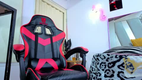 kelvis online show from April 2026 09:28:02 AM