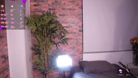 Lucy online show from February 2025 09:06:02 AM