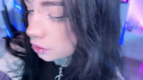 Snapshot of i_died_again chatting on November 2025 09:22:01 AM Asya online show from November 2025 09:22:01 AM