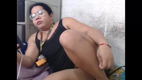 Snapshot of i_drain_u_bitch chatting on May 2026 12:37:01 AM jamaeca online show from May 2026 12:37:01 AM