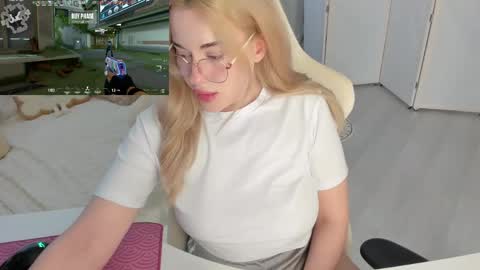 HiI am  EvaPVT is open  online show from May 2026 03:19:02 PM