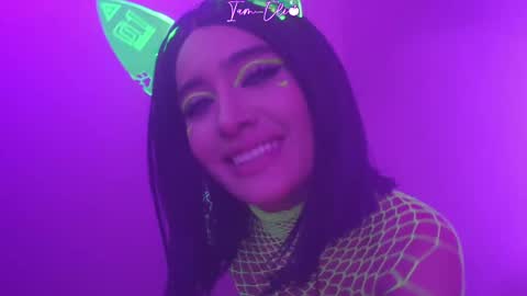       online show from February 2025 04:36:02 AM