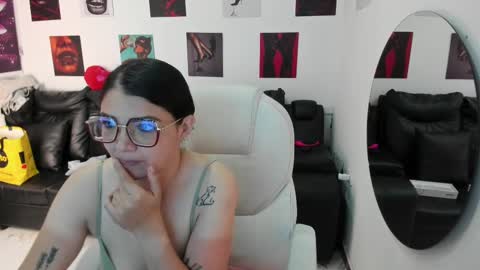 Snapshot of iam_sammy_01 chatting on September 2025 12:18:02 PM Sammy online show from September 2025 12:18:02 PM