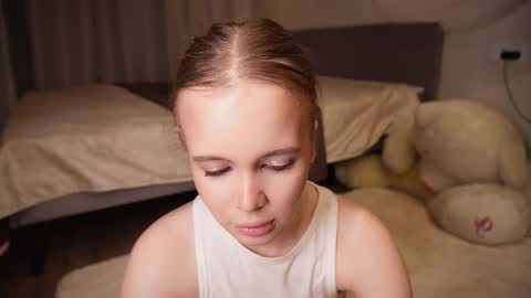 Claire online show from December 2025 10:03:01 PM