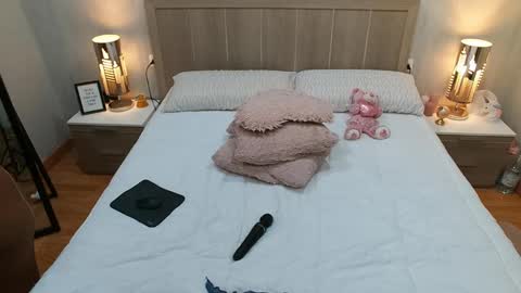 Crystal online show from December 2024 07:03:02 PM