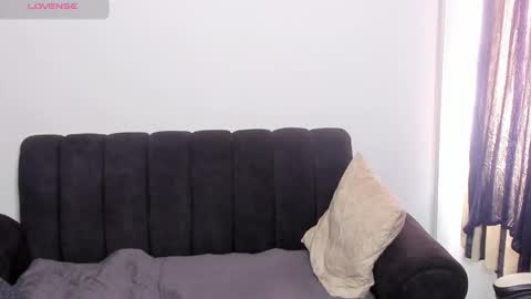 Dylan  independent model  online show from March 2026 04:33:01 PM