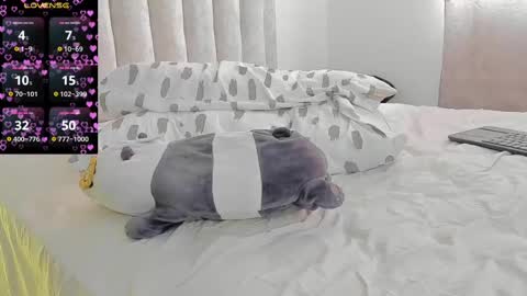 Juliiiiian online show from March 2025 01:40:02 PM