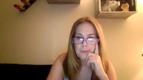 Snapshot of iampoppyy chatting on November 2025 03:19:01 AM iampoppyy online show from November 2025 03:19:01 AM