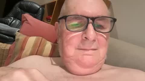 Snapshot of ian53a chatting on January 2025 06:52:01 PM ian53a - mature UK man for same online show from January 2025 06:52:01 PM