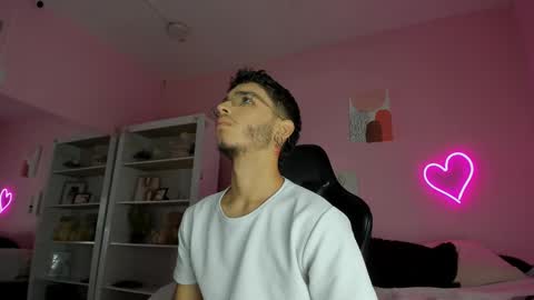 IAN CASTILLO online show from March 2025 11:08:02 AM