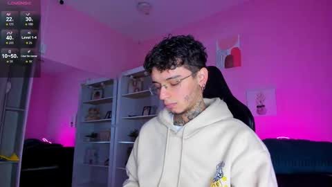 IAN CASTILLO online show from December 2025 11:19:01 AM