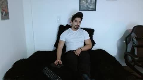 Ian Davis online show from November 2025 01:44:02 AM