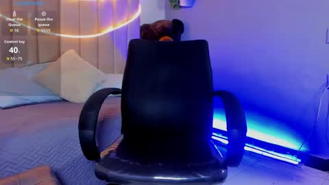 Iam online show from June 2026 09:21:02 PM