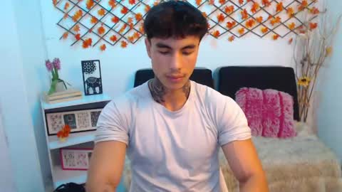 Snapshot of ian_west chatting on May 2026 04:49:02 PM Ian online show from May 2026 04:49:02 PM