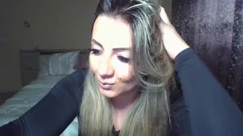 Yasmine online show from January 2026 12:10:02 PM