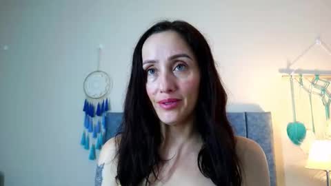 Iberian Moon online show from October 2025 05:22:02 PM