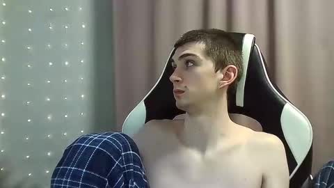 MAX online show from January 2025 07:00:02 PM