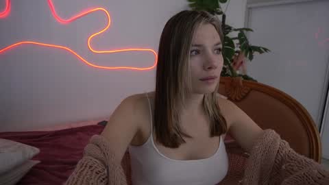 Snapshot of icedanielles chatting on December 2024 07:10:01 PM Danielle online show from December 2024 07:10:01 PM