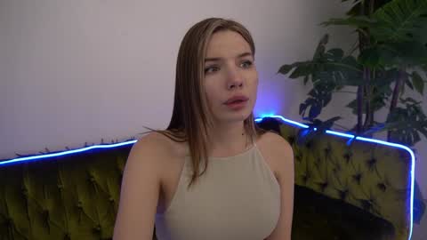 Snapshot of icedanielles chatting on December 2024 06:27:01 PM Danielle online show from December 2024 06:27:01 PM