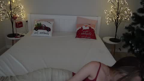 Snapshot of icedanielles chatting on December 2024 05:33:02 PM Danielle online show from December 2024 05:33:02 PM