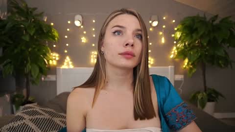 Snapshot of icedanielles chatting on December 2024 10:45:01 PM Danielle online show from December 2024 10:45:01 PM