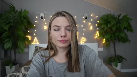 Snapshot of icedanielles chatting on January 2025 05:53:01 PM Danielle online show from January 2025 05:53:01 PM