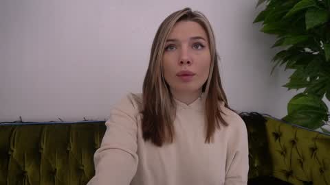 Snapshot of icedanielles chatting on January 2025 03:34:01 PM Danielle online show from January 2025 03:34:01 PM