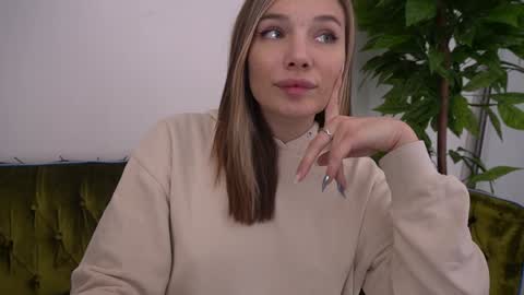 Snapshot of icedanielles chatting on January 2025 06:36:02 PM Danielle online show from January 2025 06:36:02 PM